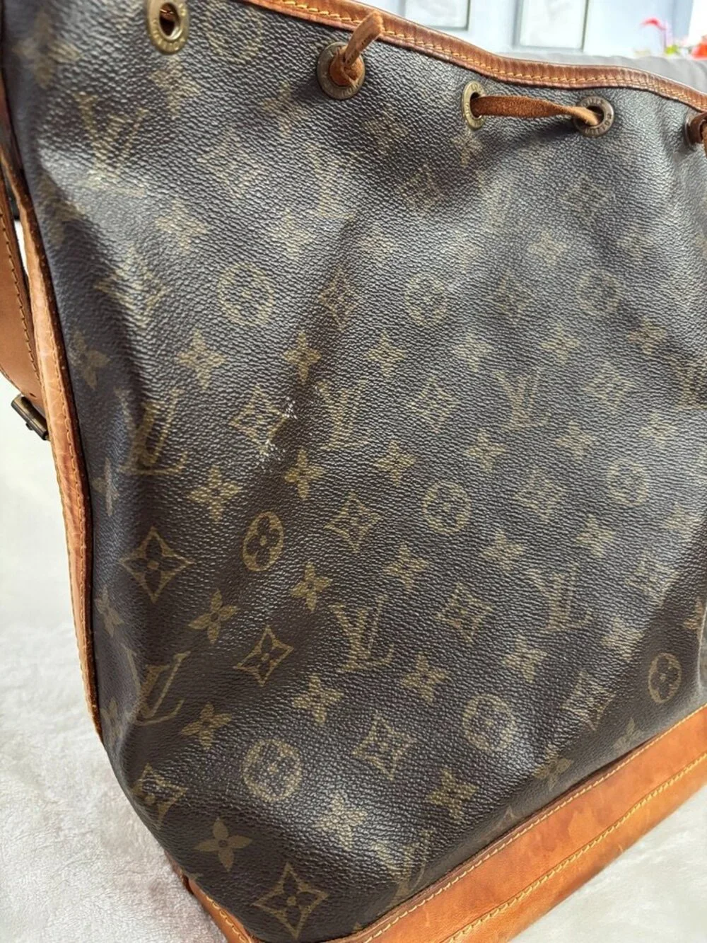 Vintage 1999 Louis Vuitton Monogram Noé Bucket Bag (M42224)